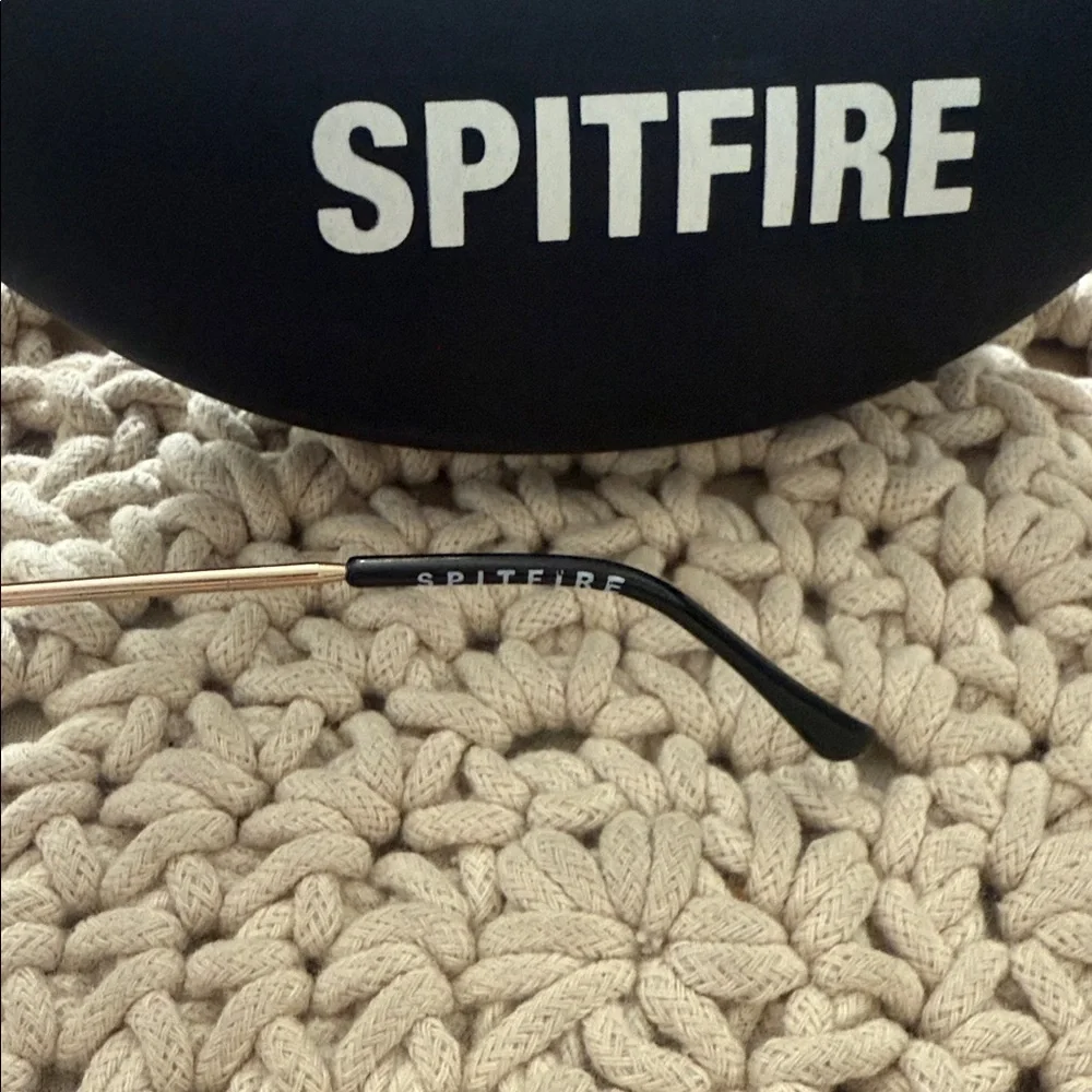 Spitfire stylish round